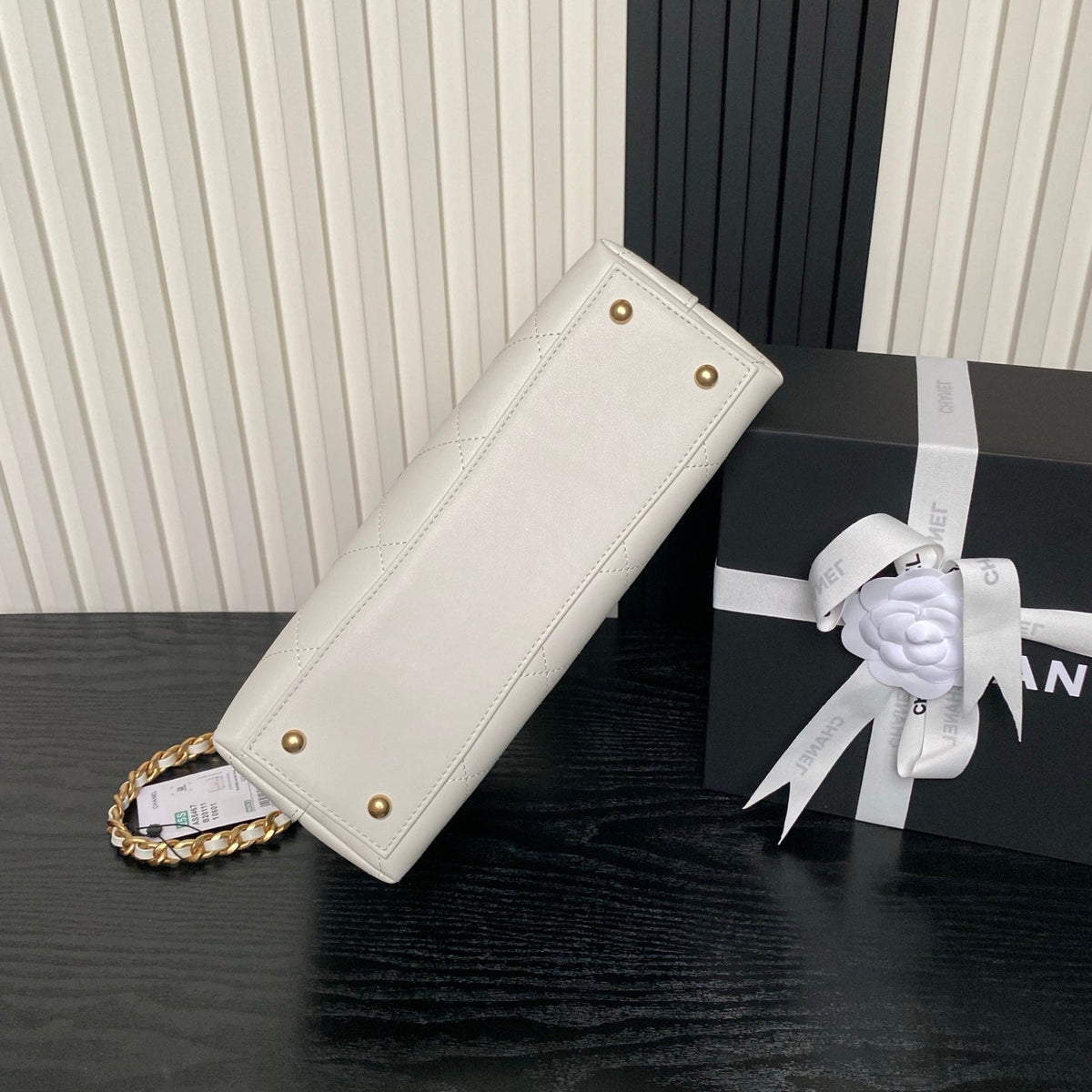 CHANEL 25S FLAP BAG 28 IN WHITE CALFSKIN WITH GOLD HARDWARE