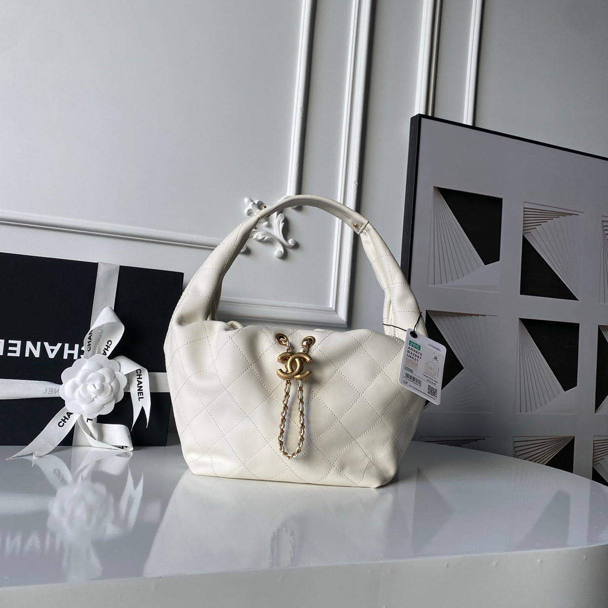 CHANEL 25S HOBO BAG 32 IN CREAM WHITE LAMBSKIN