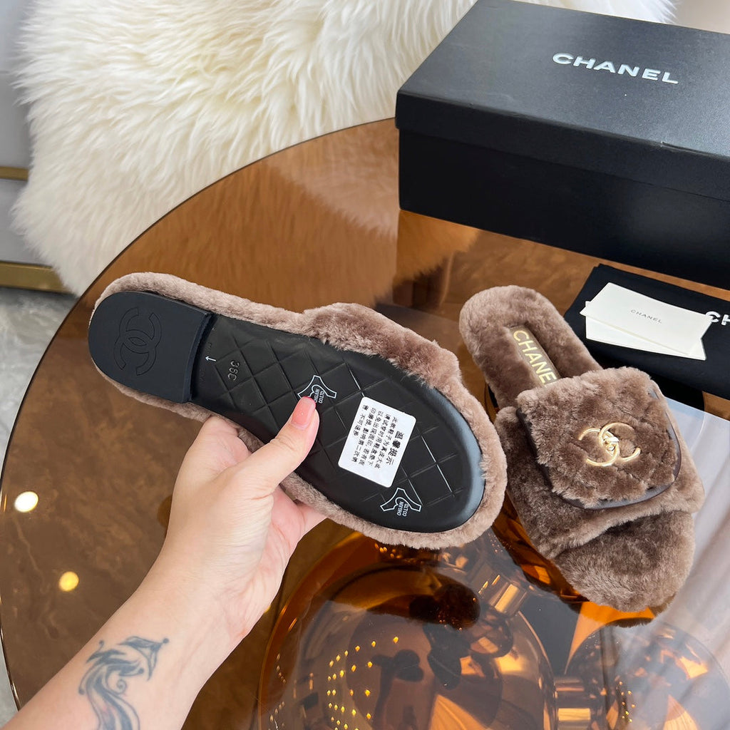 CHANEL 25S FUR SLIPPERS IN DARK BROWN LOGO GOLD HARDWRE