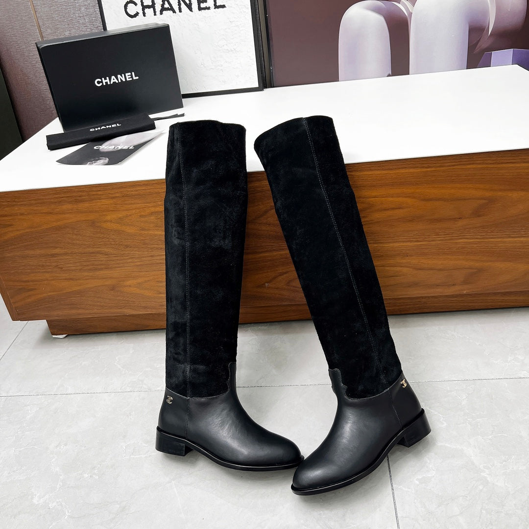 CHANEL 25S KNEE-HIGH BOOTS 35MM IN BLACK CALFSKIN AND SUEDE