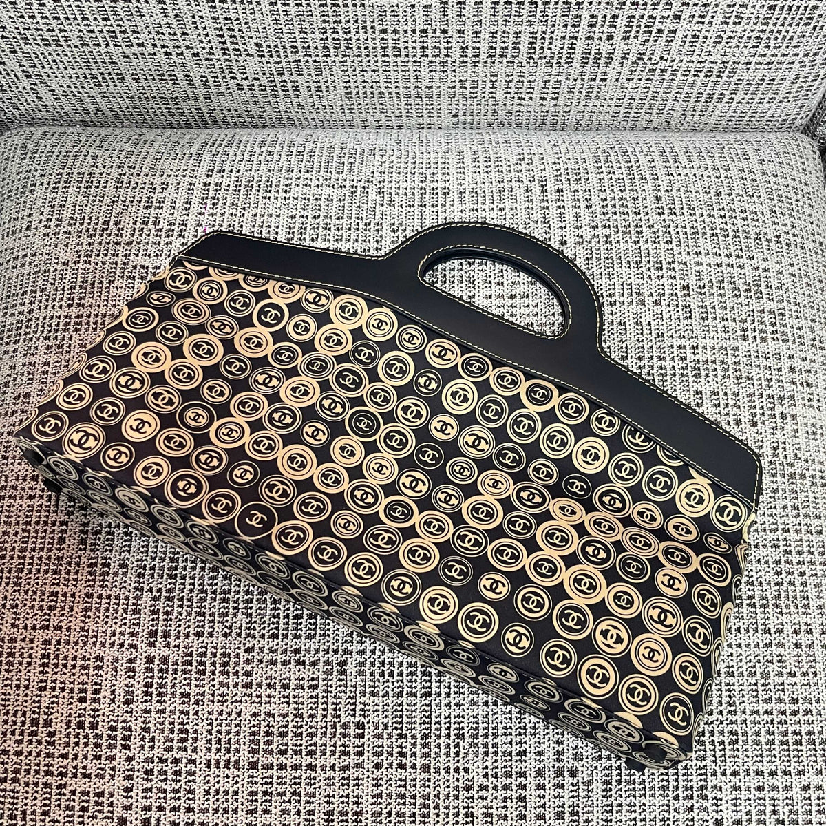 CHANEL 25S SHOPPING BAG 46 CM IN BLACK MIX BEIGE CANVAS PRINTED LOGO