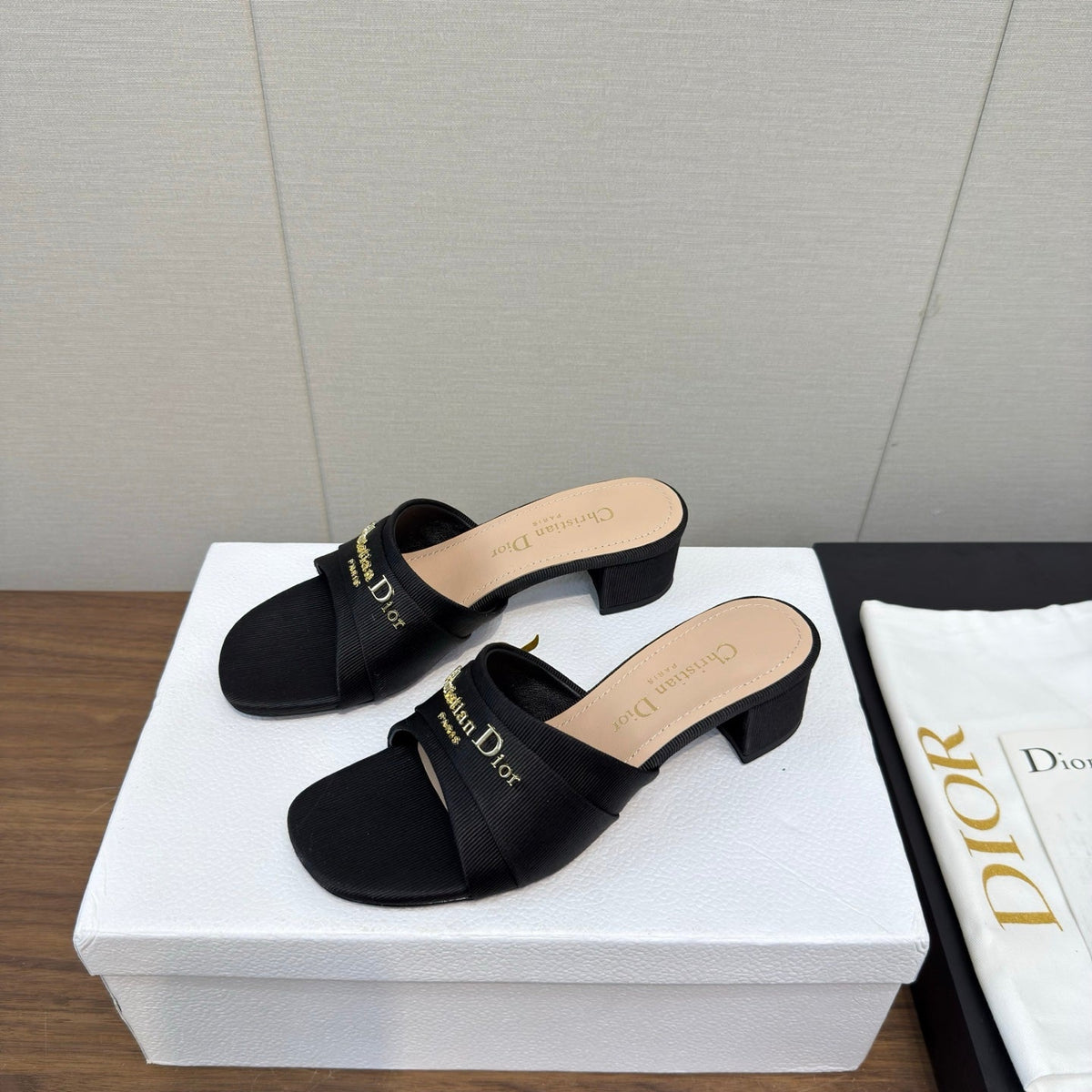 DIOR HIGH HEEL 25S 45 MM IN BLACK LAMBSKIN AND FABRIC WITH GOLD HARDWARE