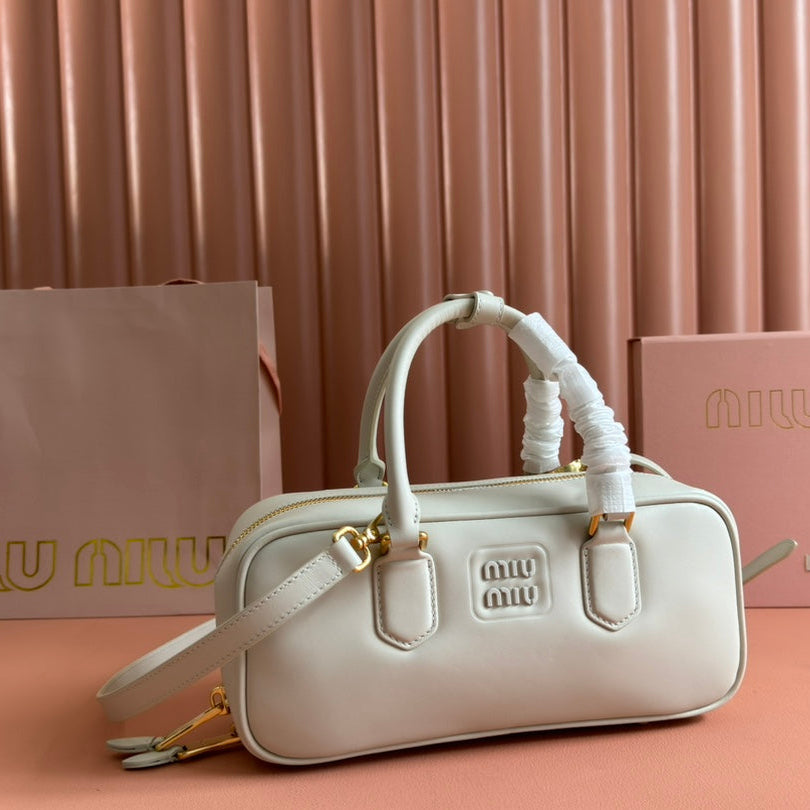 ARCADIE BAG 27 IN WHITE CALFSKIN EMBOSSED LOGO