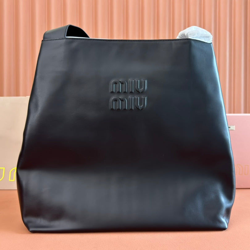 LARGE HOBO TOTE BAG 46 IN BLACK CALFSKIN