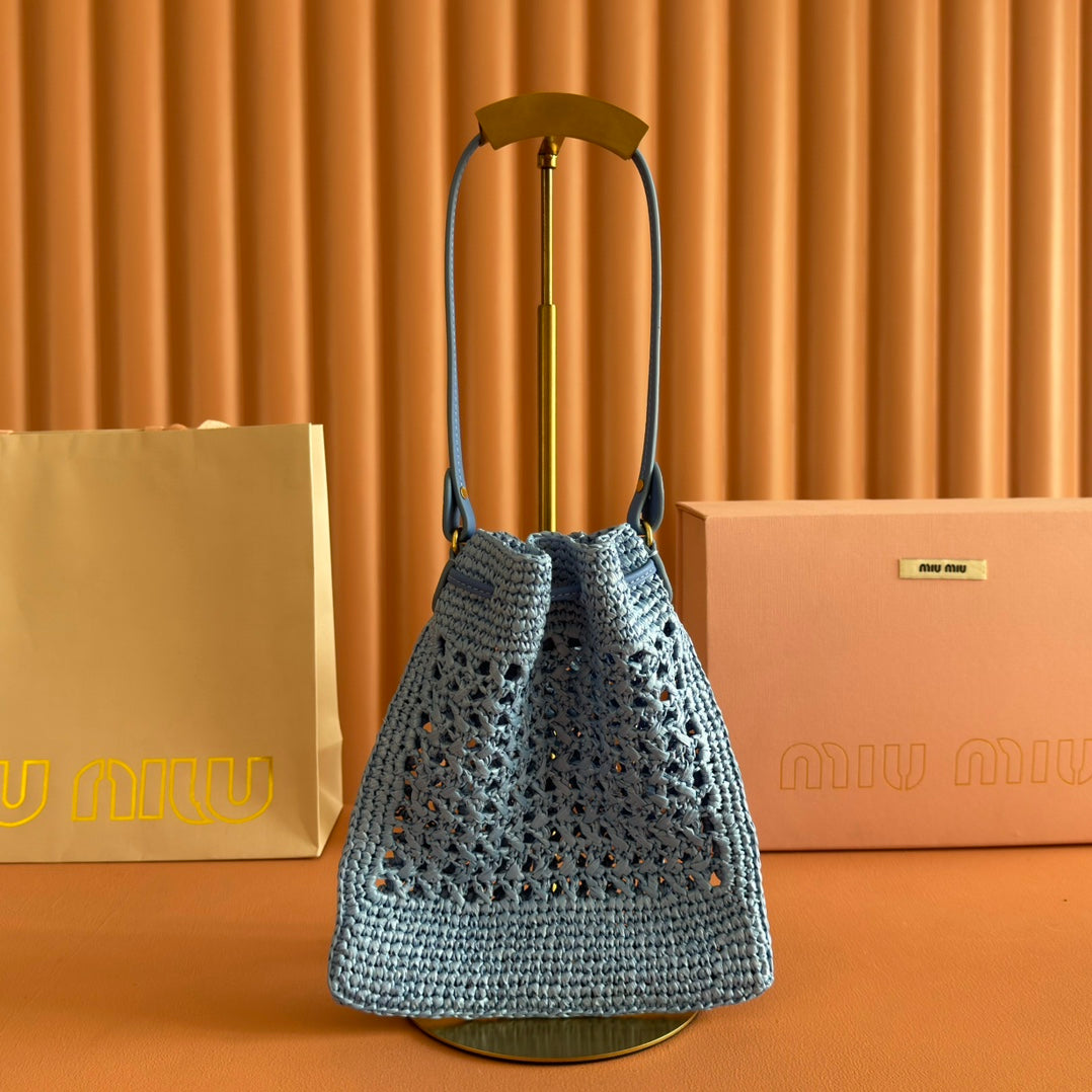 MIUMIU 26S WANDER BUCKET BAG 23 IN BLUE RAFFIA WITH LEATHER TRIM