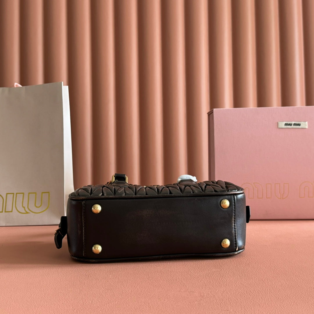 MIUMIU 26S ARCADIE MATELASSE BAG 22 IN BLACK CALFSKIN GOLD HARDWARE