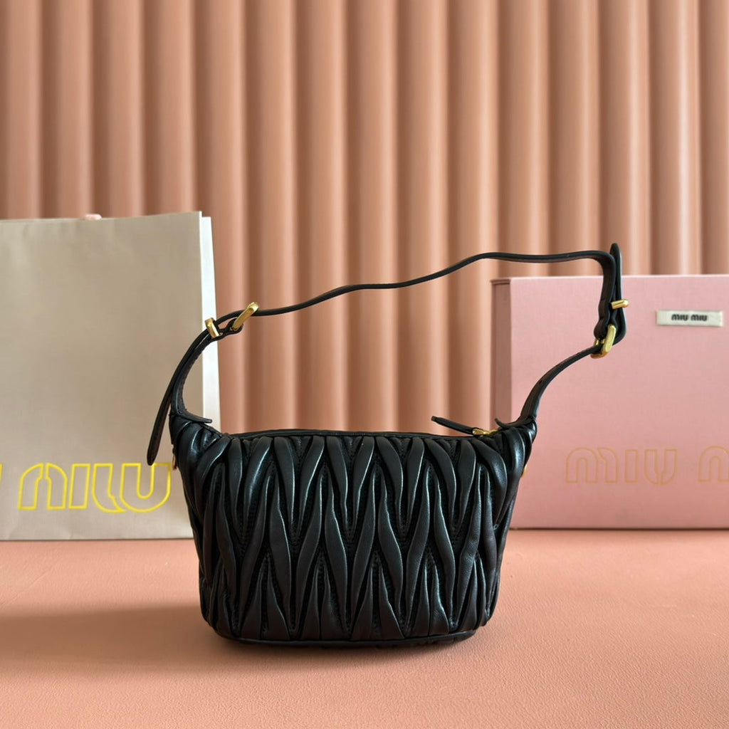 MIUMIU 26S POUCH BAG 15 IN BLACK CALFSKIN GOLD HARDWARE