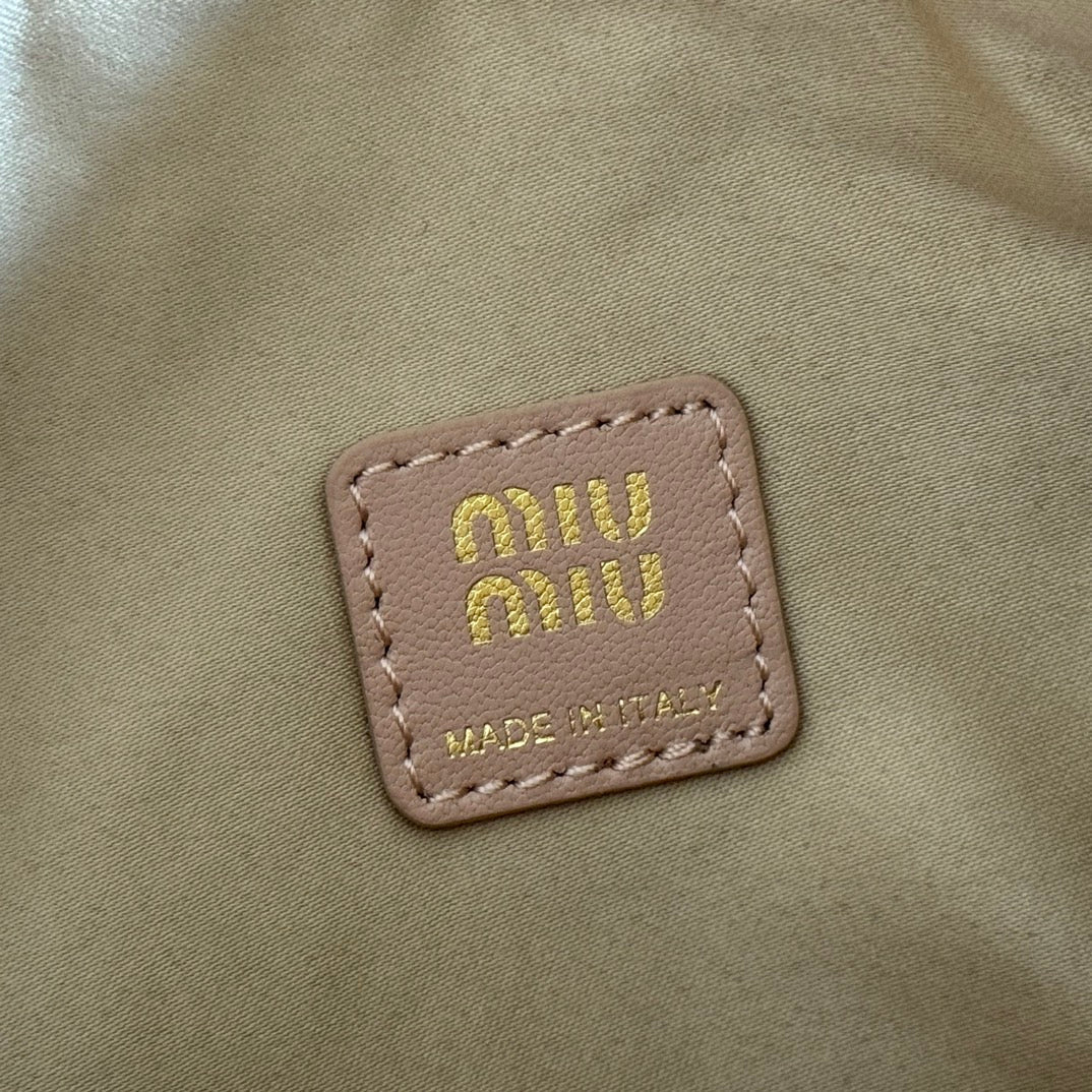MIUMIU 26S POUCH BAG 15 IN LIGHT PINK CALFSKIN GOLD HARDWARE