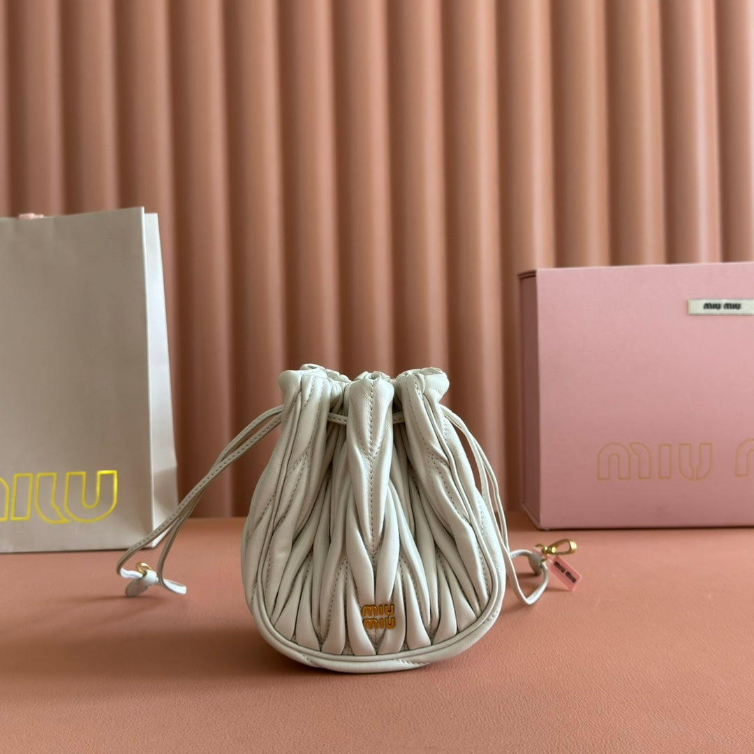 MIUMIU 26S MATELASSE POUCH BAG 16 IN WHITE CALFSKIN GOLD HARDWARE