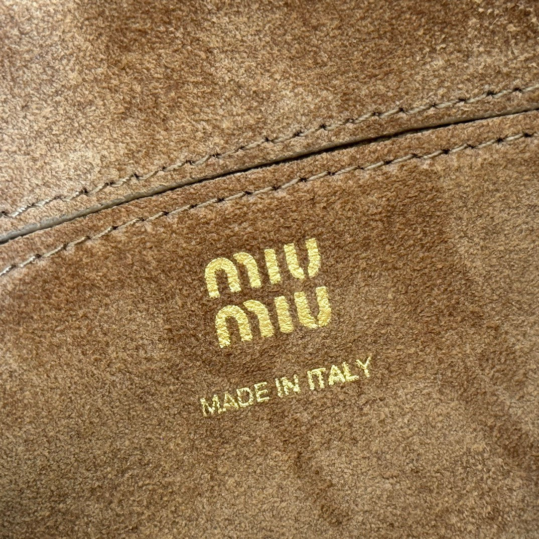 MIUMIU 26S POUCH BAG 18 IN YELLOW CALFSKIN GOLD HARDWARE