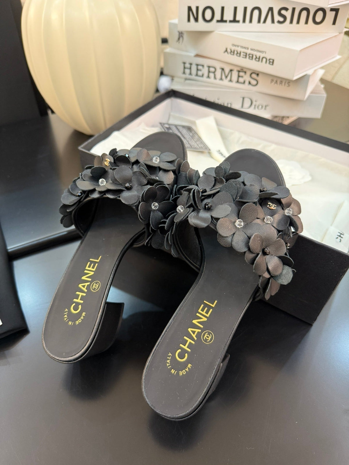 CHANEL MID HEEL 45 MM MULE IN BLACK CALFSKIN