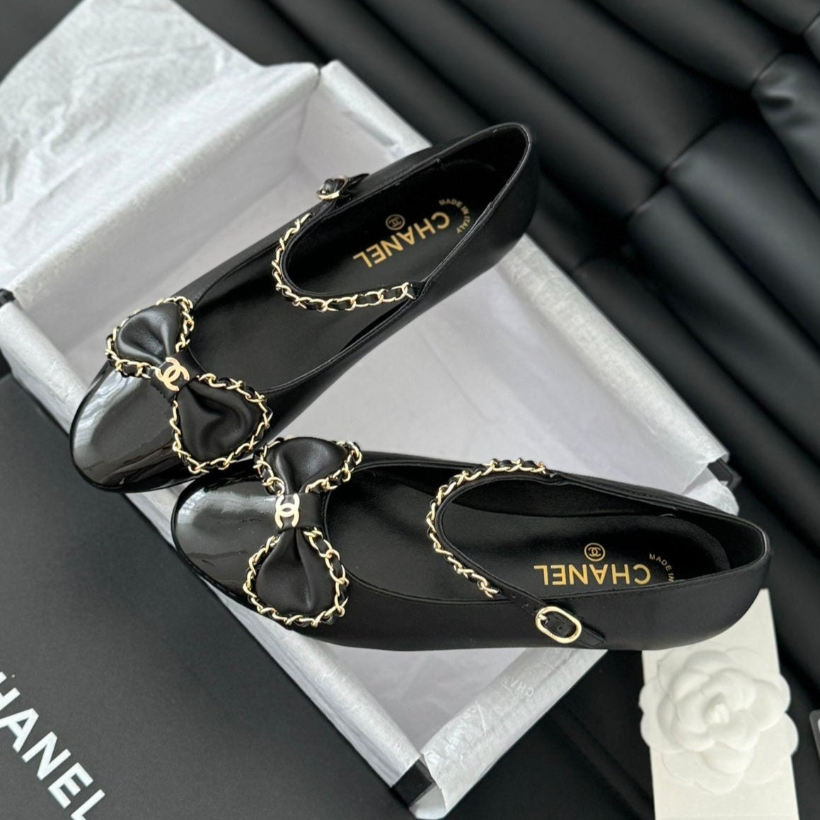 CHANEL BALLET FLATS IN BLACK LAMBSKIN WITH GOLD HARDWARE