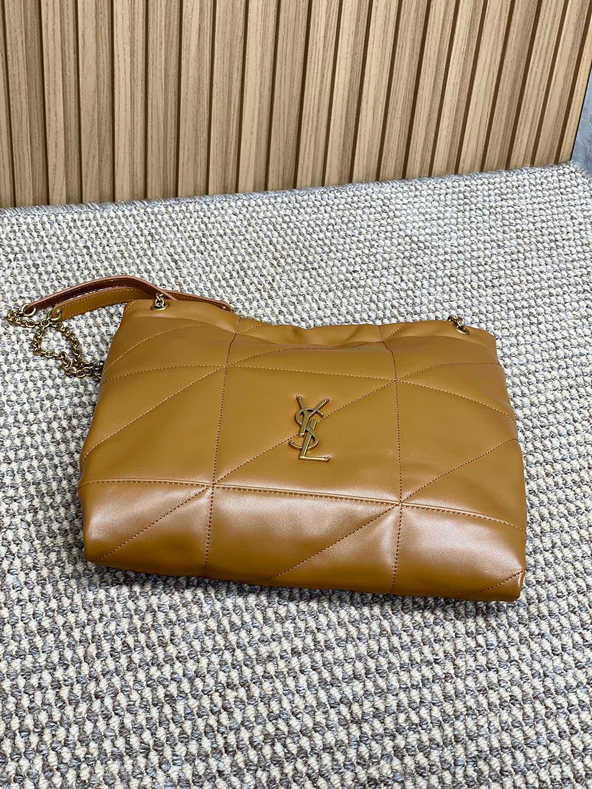 DRAWSTRING CHAIN STRAP SHOULDER BAG 39 IN TORTILLA BROWN QUILTED CALFSKIN