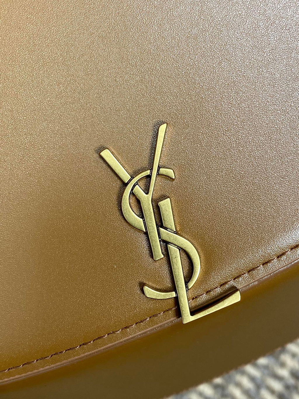 VOLTAIRE TOP HANDLE IN BOX 21 IN TAWNY BROWN CALFSKIN GOLD HARDWARE