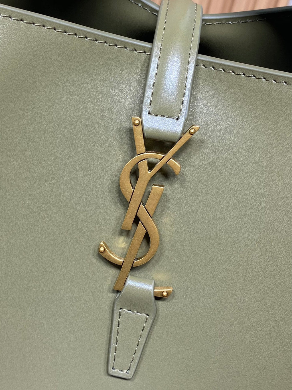 LE 37 MEDIUM BUCKET BAG 25 IN AVOCADO GREEN CALFSKIN GOLD HARDWARE