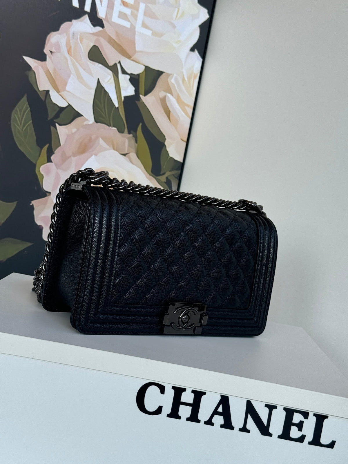 CHANEL BOY 25S 25 CM IN BLACK LAMBSKIN