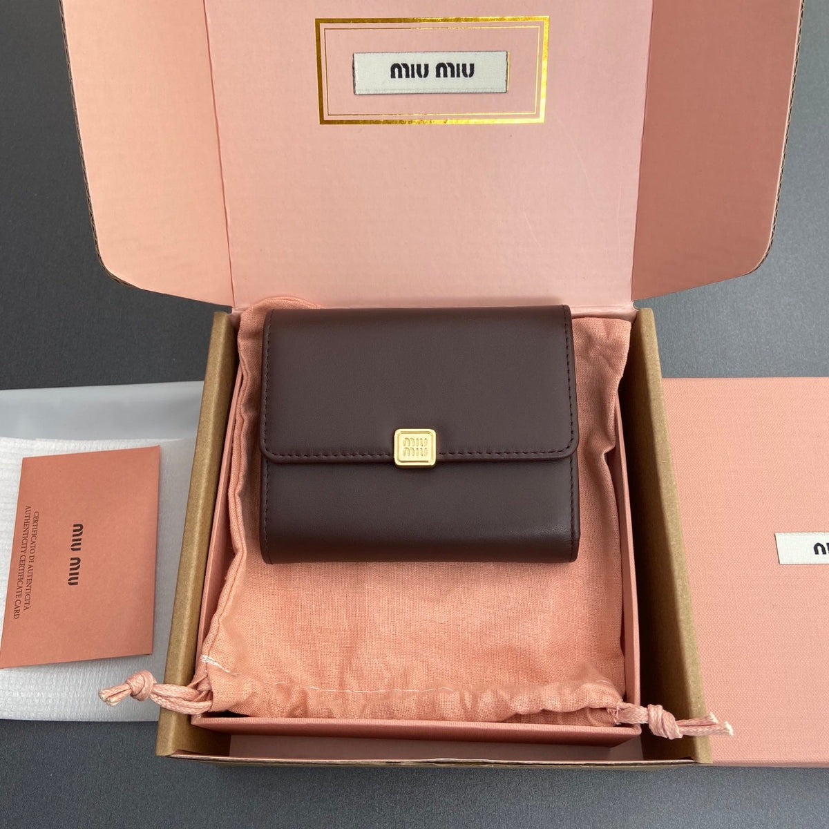 WALLET 12 IN ZAMBEZI BROWN SMOOTH CALFSKIN GOLD HARDWARE