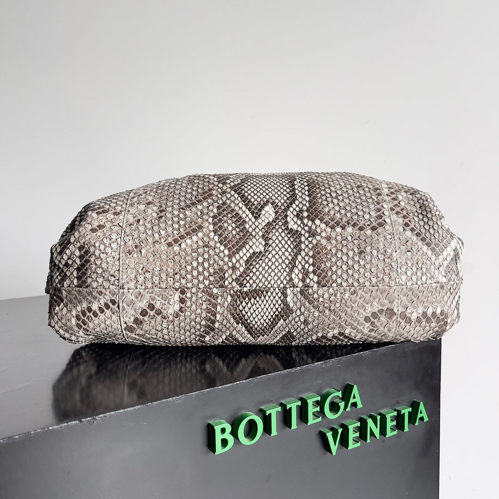POUCH CLUTCH 38 IN SNAKE PATTERN CALFSKIN