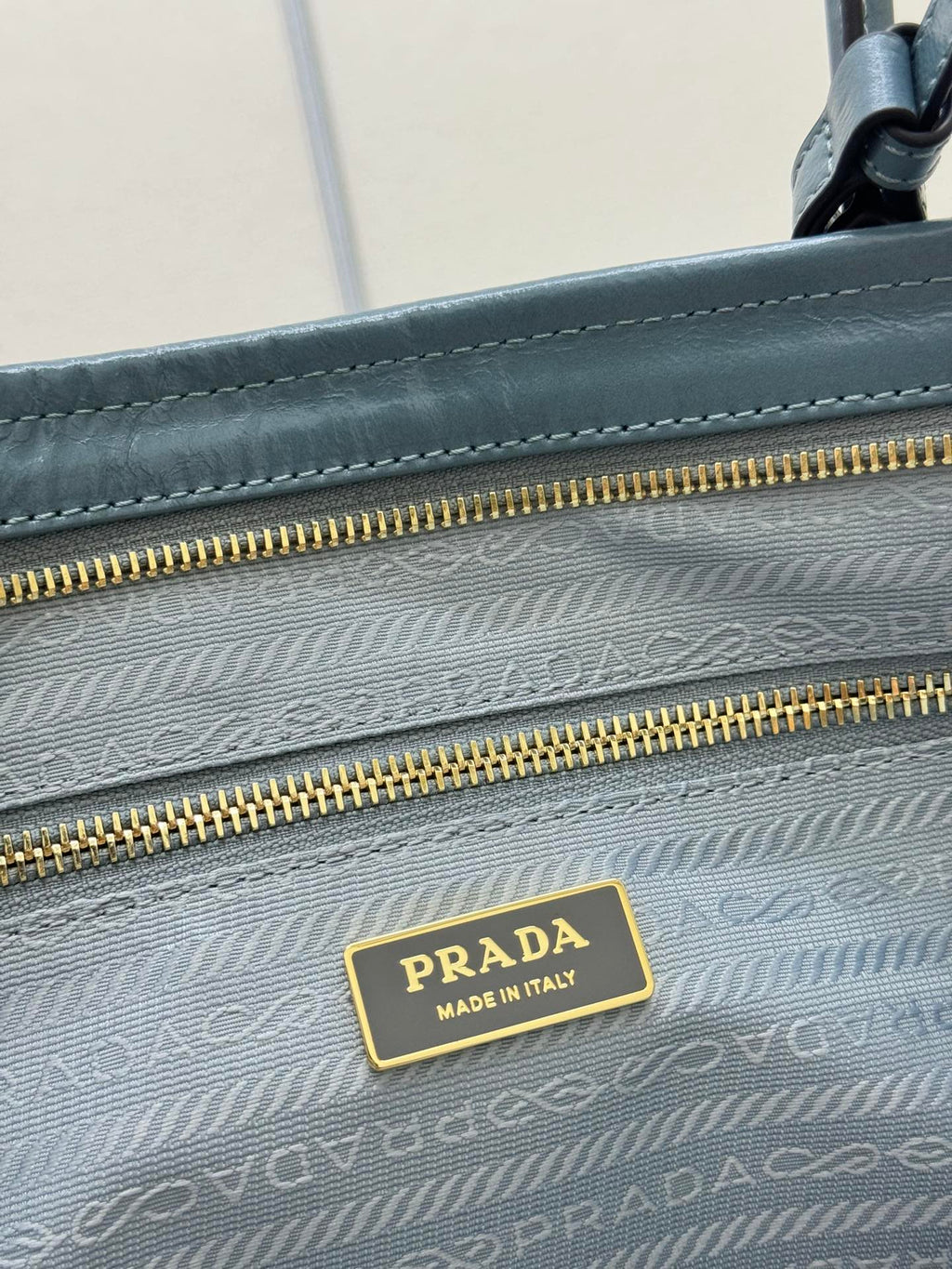 PRADA 25S LUX SOFT BAG 42 IN BLUE GLOSSY CALFSKIN GOLD HARDWARE