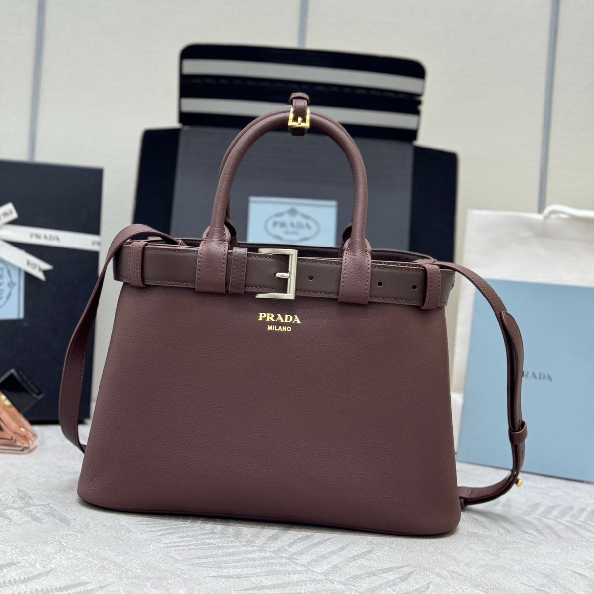 PRADA 25S BUCKLE SMALL HANDBAG 32 IN RICH BROWN CALFSKIN GOLD HARDWARE