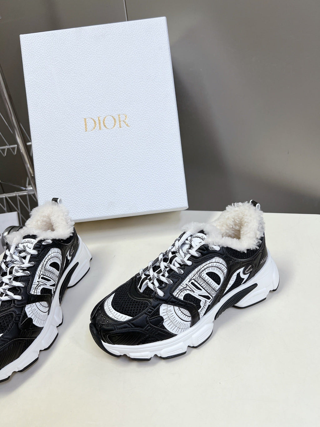 DIOR CHRONO SNEAKER 25S IN BLACK LAMBSKIN AND MESH FABRIC