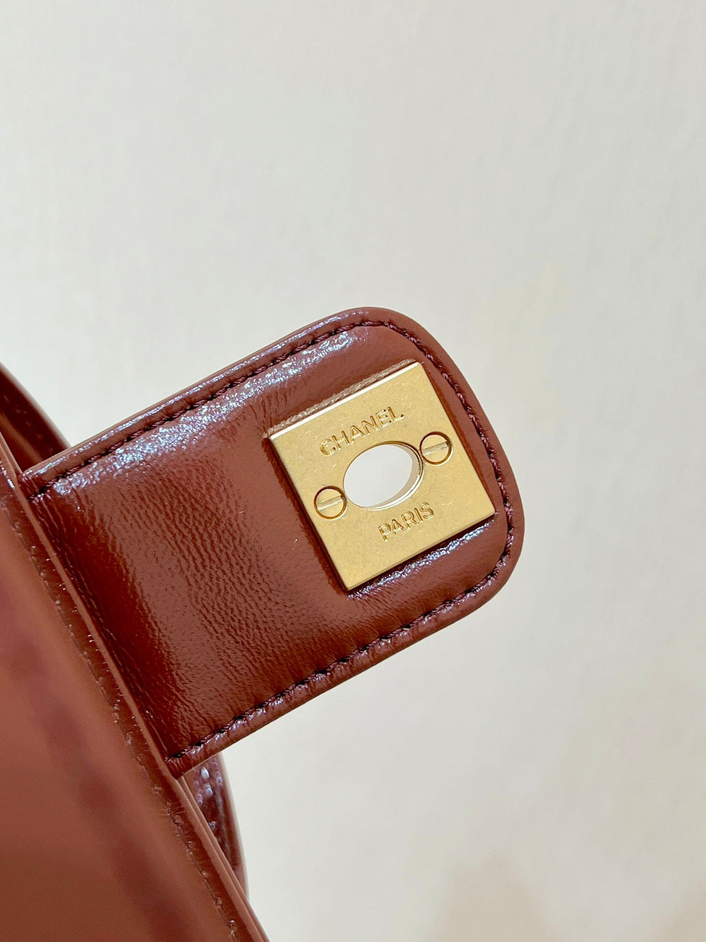 CHANEL TOP HANDLE BAG 18 IN BROWN OIL-WAX LAMBSKIN GOLD HARDWARE