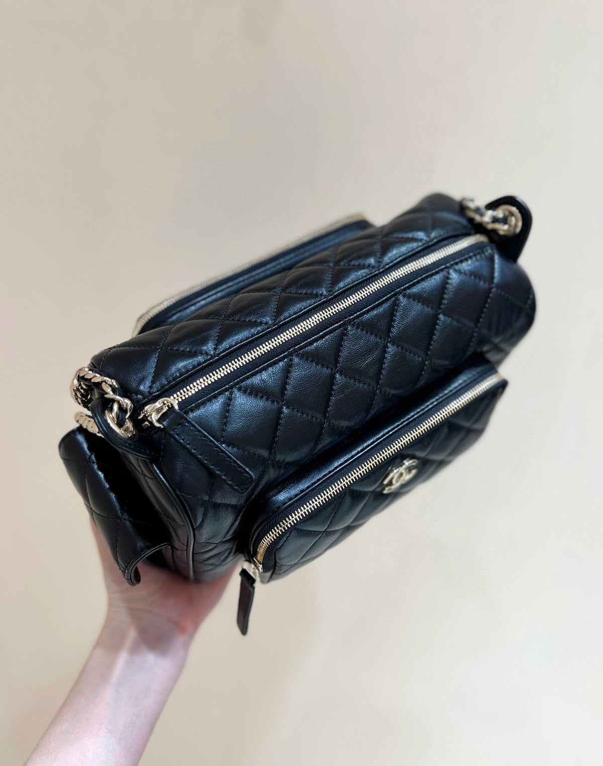 CHANEL CAMERA BAG 24 IN CONGO BLACK SHINY CALFSKIN GOLD CHAIN