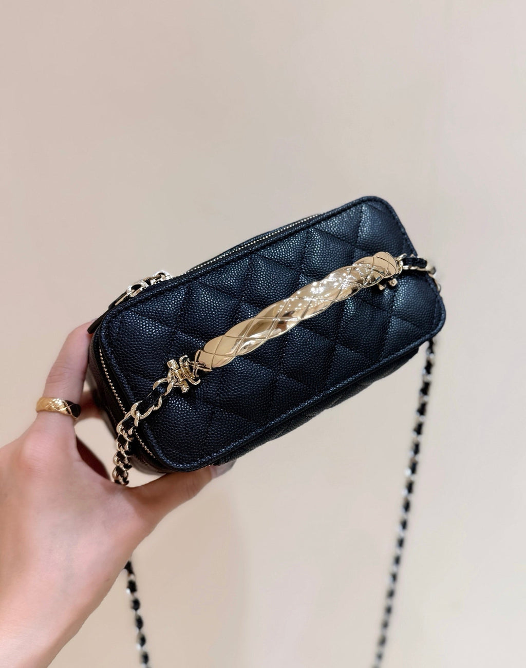 CHANEL 25S COCO CRUSH 17 IN BLACK CALFSKIN GOLD HARDWARE