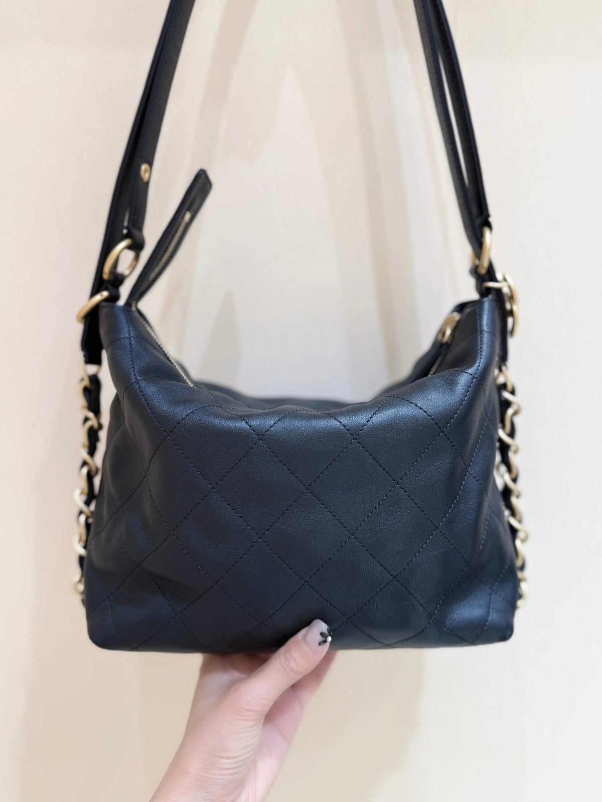 CHANEL 25S MINI MAXIUM OLD HOBO BAG 31 IN BLACK CALFSKIN