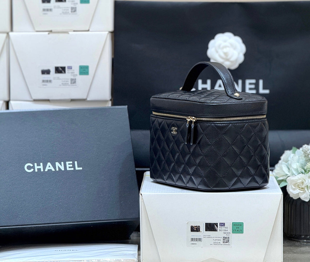 CHANEL 25S VANITY TOP HANDLE CASE 21 IN BLACK CALFSKIN