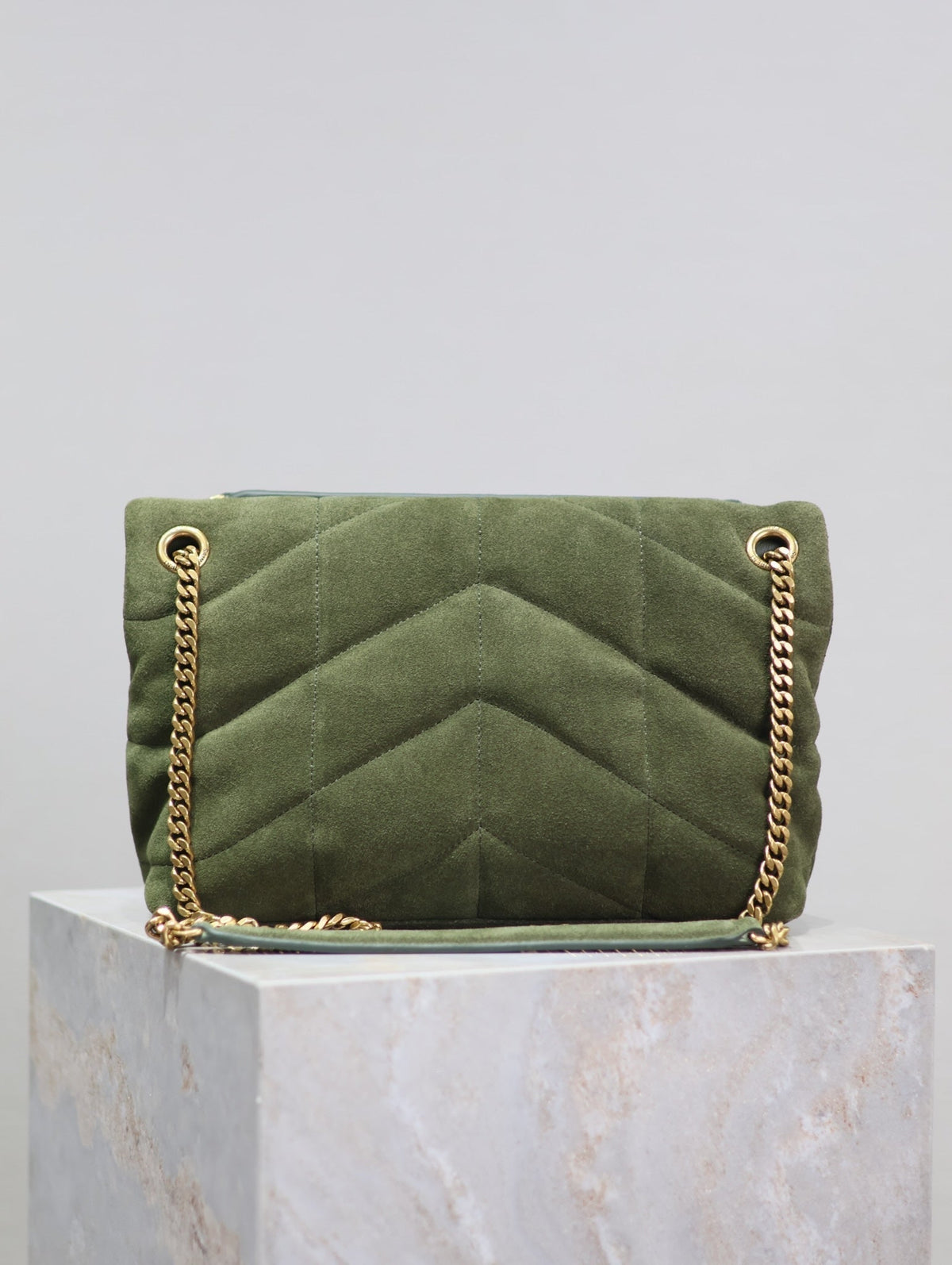 YSL 25S LOULOU PUFFER MM 29 IN GREEN SUEDE GOLD HARDWARE