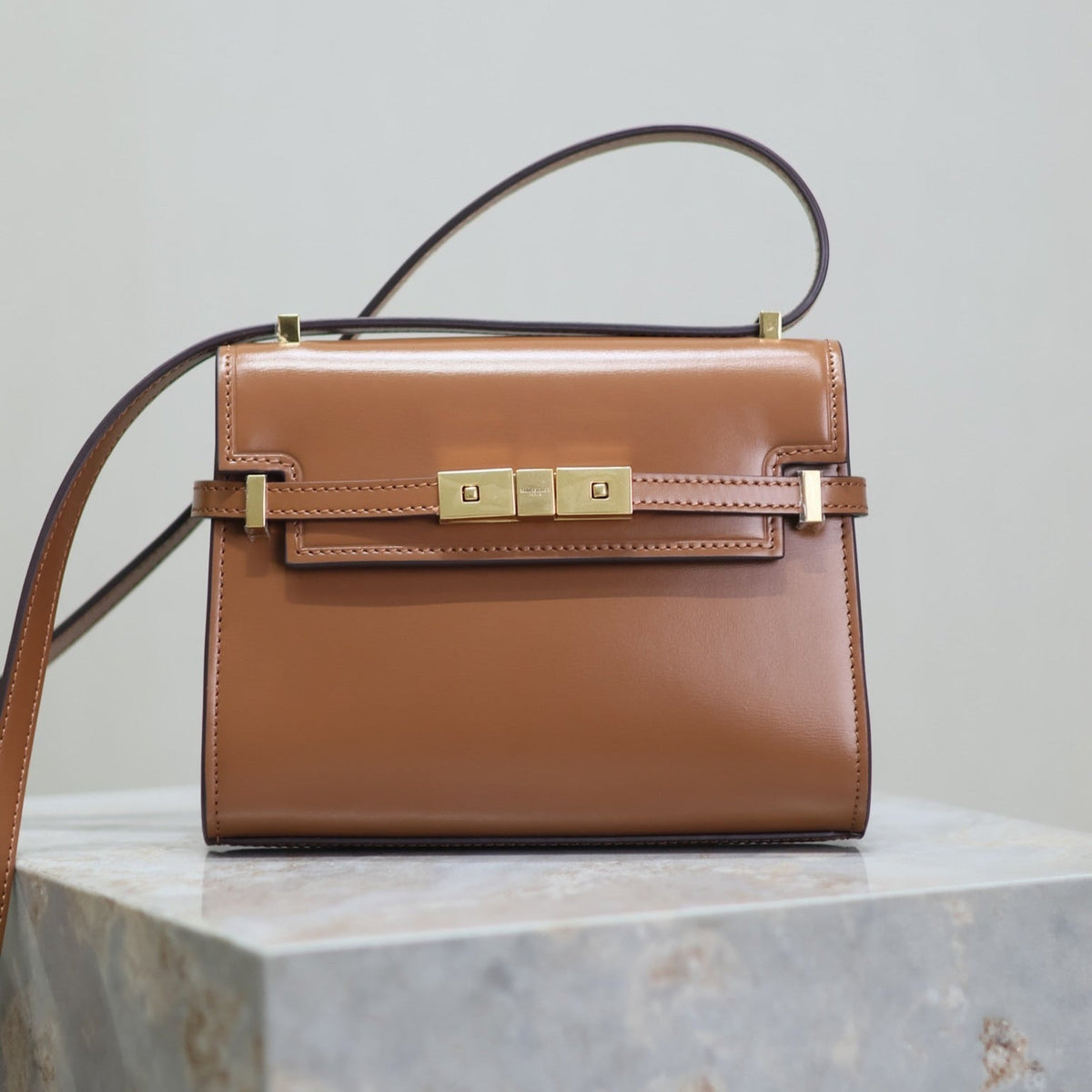 YSL 25S MINI MANHATTAN 19 IN BROWN CALFSKIN GOLD HARDWARE