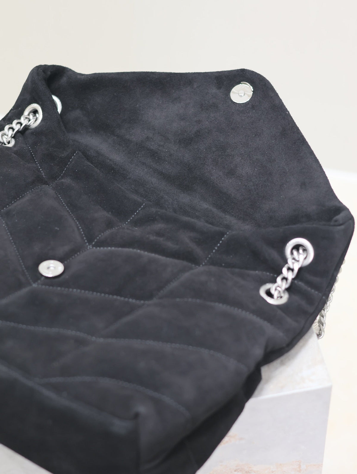YSL 25S LOULOU PUFFER GM 35 IN BLACK SUEDE SILVER HARDWARE