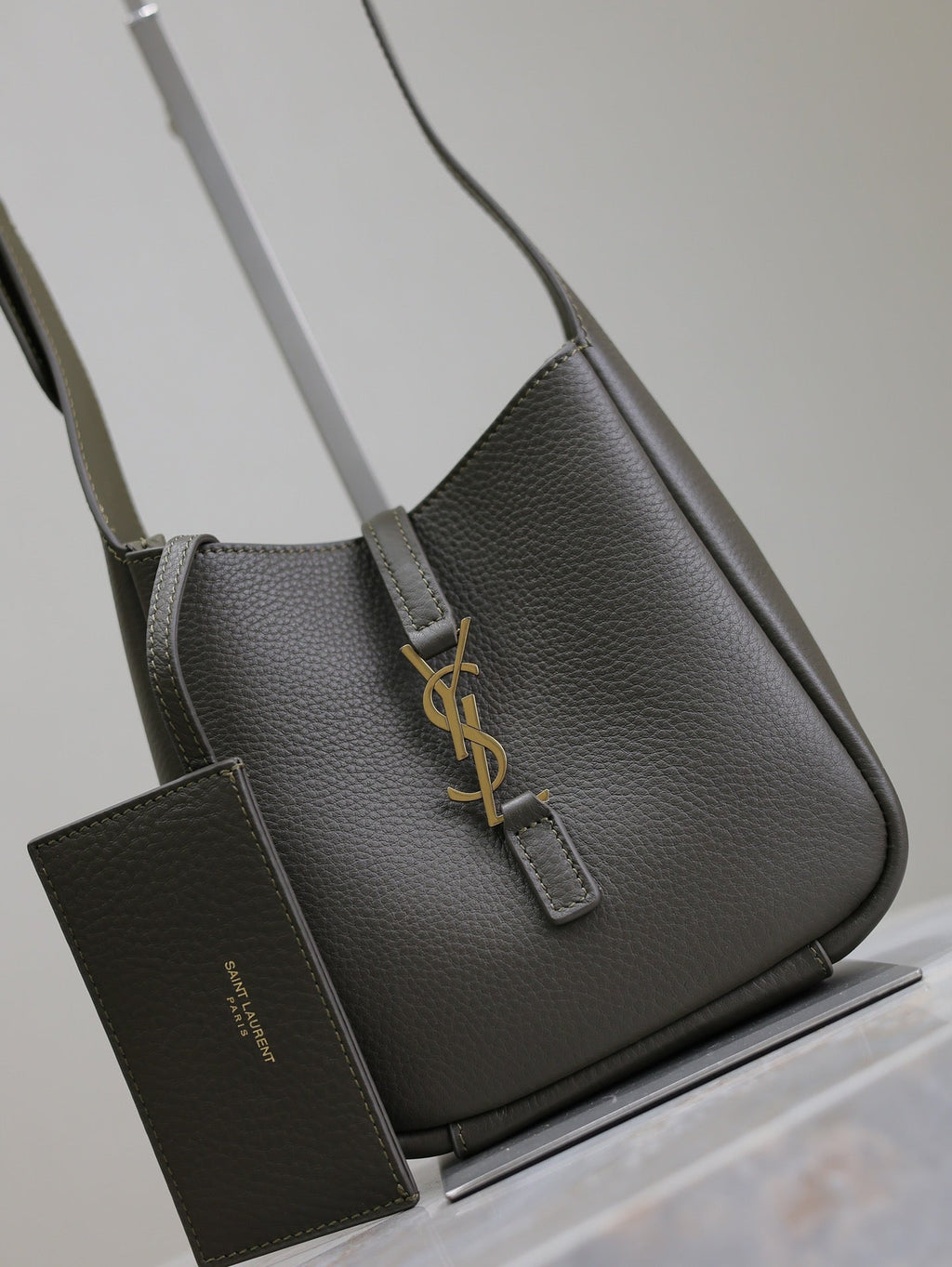 YSL 25S LE 5 À 7 BAG 16 IN LIGHT MUSK GRAINED CALFSKIN GOLD HARDWRE