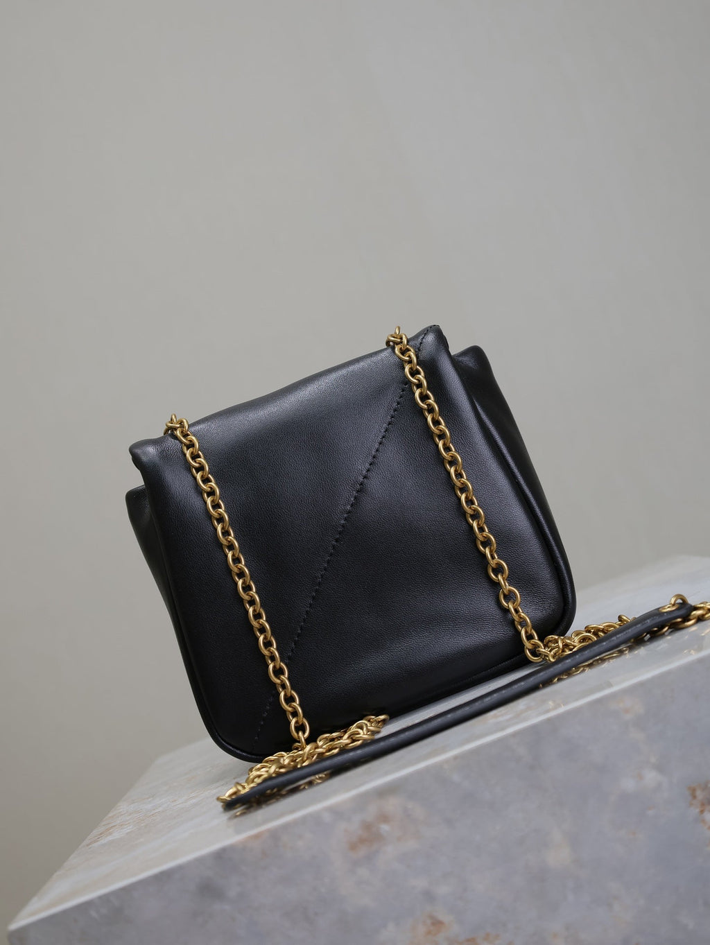 YSL 25S JAMIE CUBE 16 IN BLACK CALFSKIN