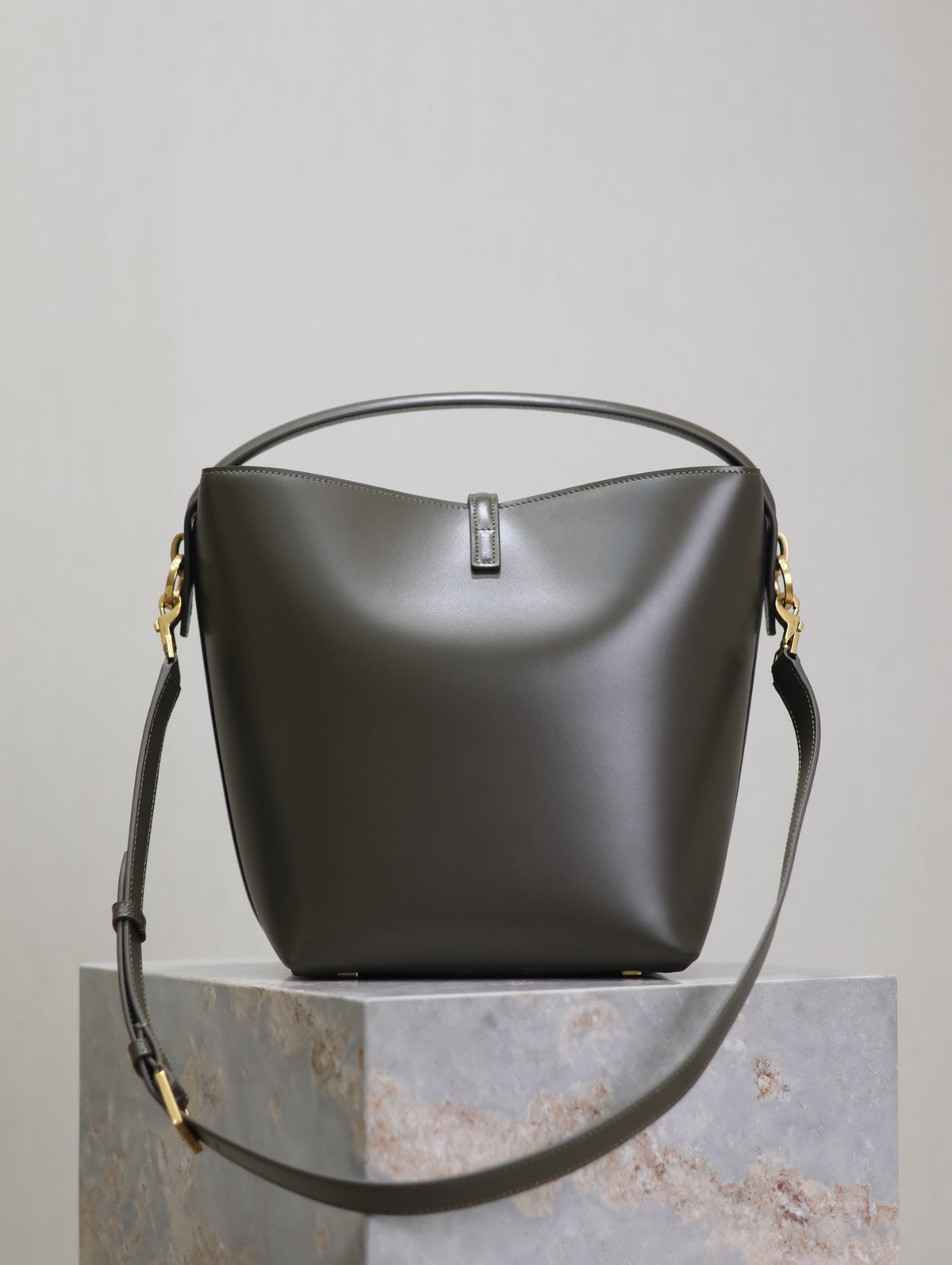 YSL 25S LE 5 À 7 BUCKET 26 IN DARK OLIVE CALFSKIN GOLD HARDWRE
