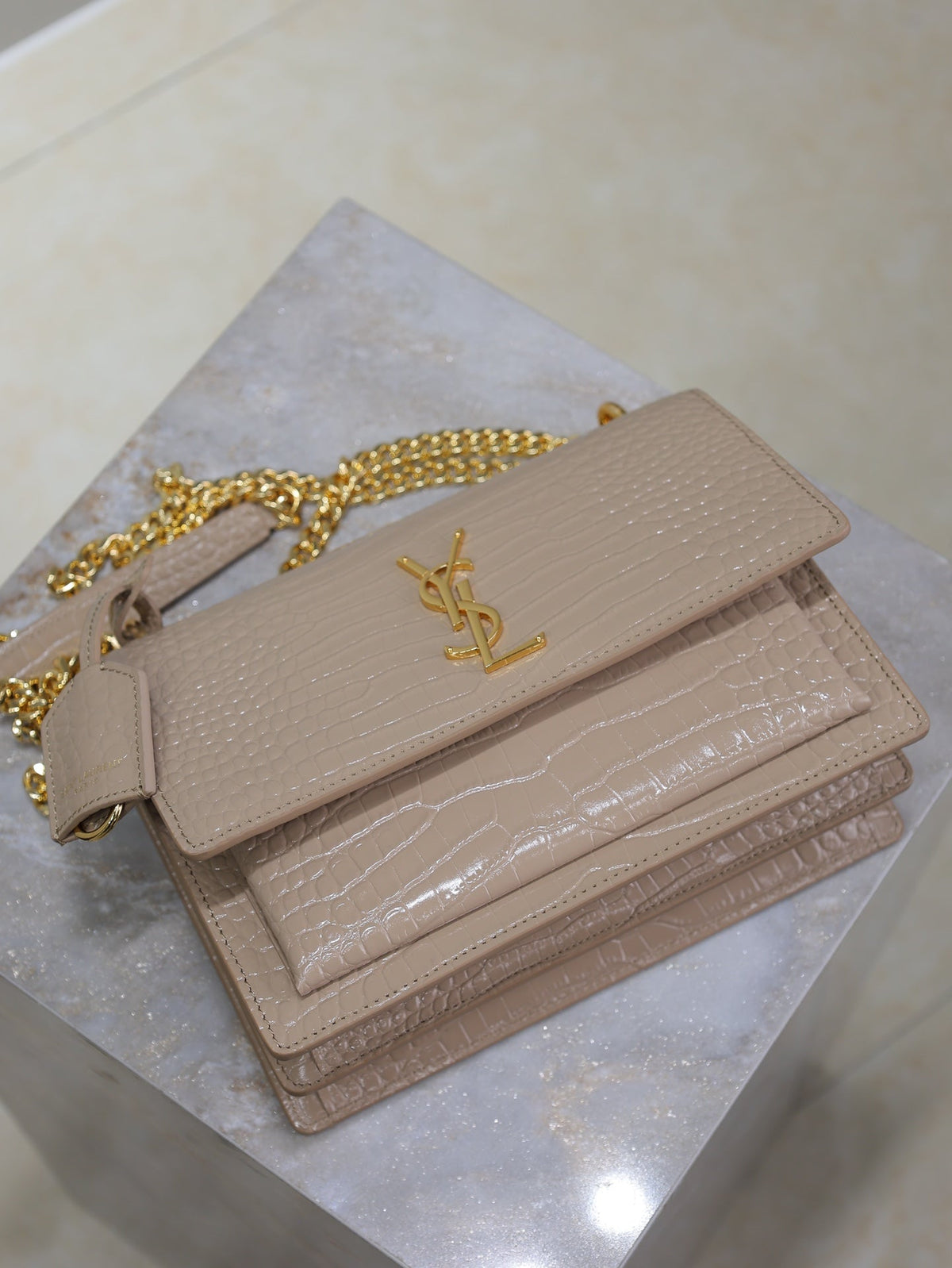 YSL 25S SUNSET MEDIUM 22 IN NUDE CROCODILE-EMBOSSED SHINY CALFSKIN GOLD HARDWARE