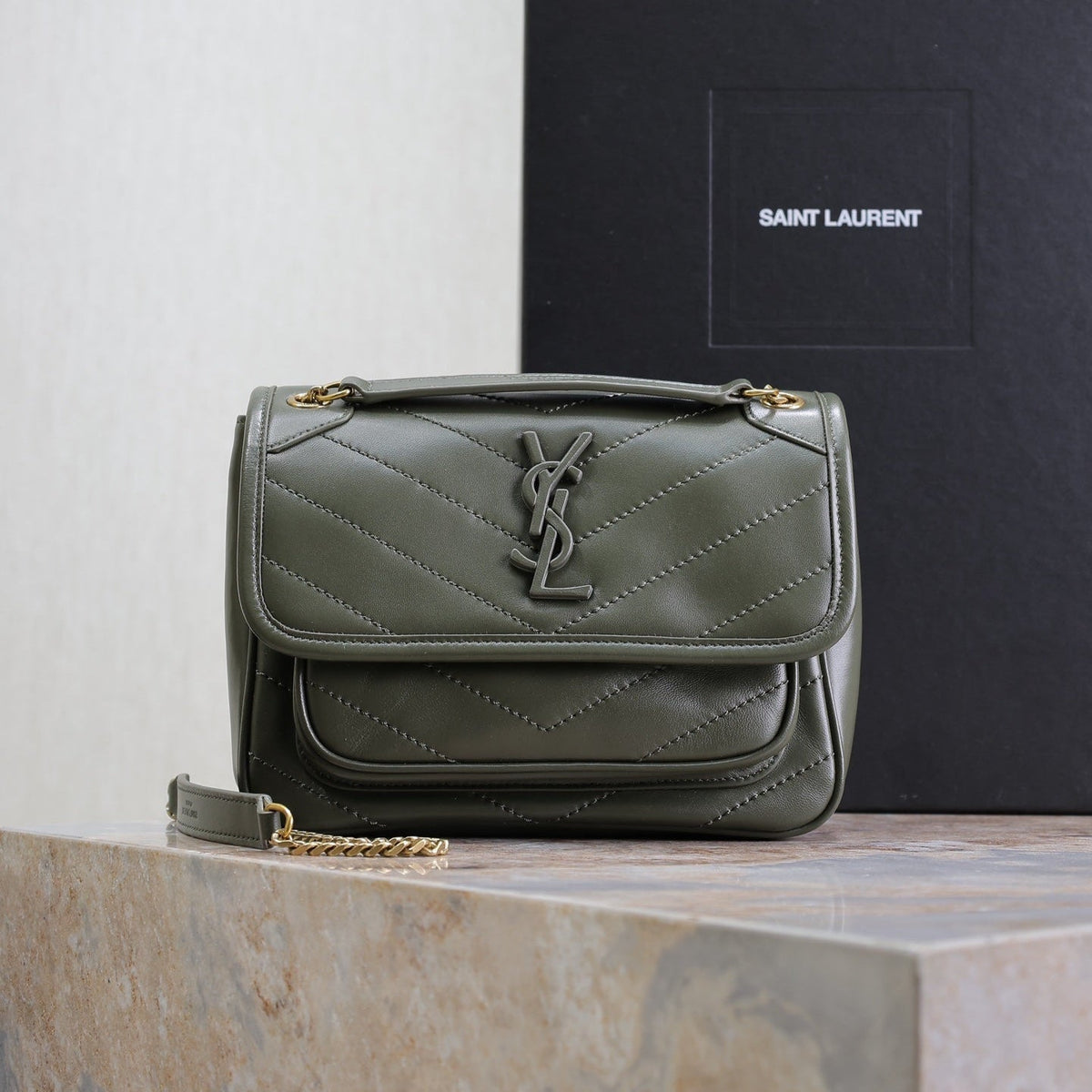 NIKI BABY 22 IN UNIFORM GREEN LAMBSKIN GOLD CHAIN
