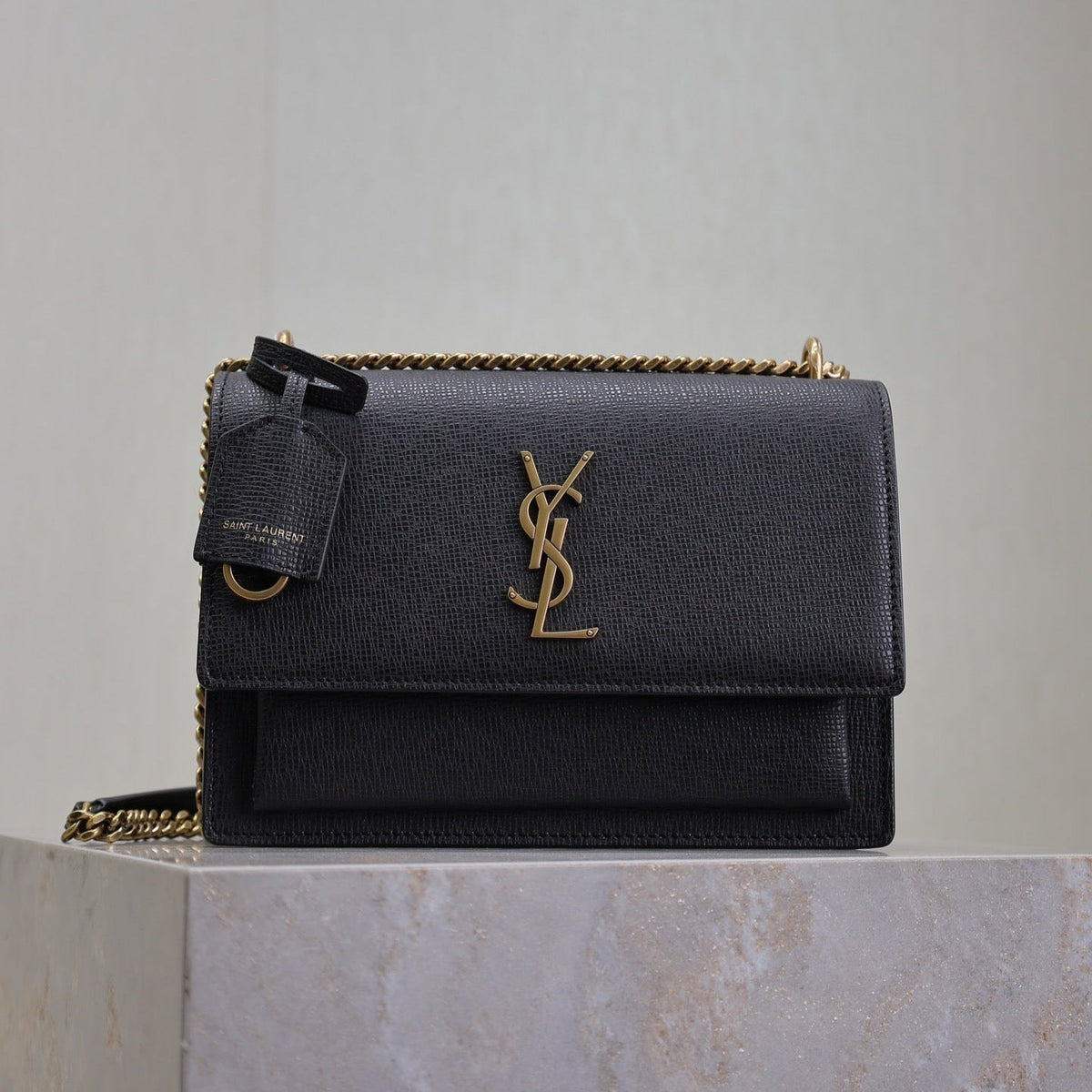 YSL 25S SUNSET MEDIUM 22 IN BLACK GRAINED CALFSKIN GOLD HARDWRE