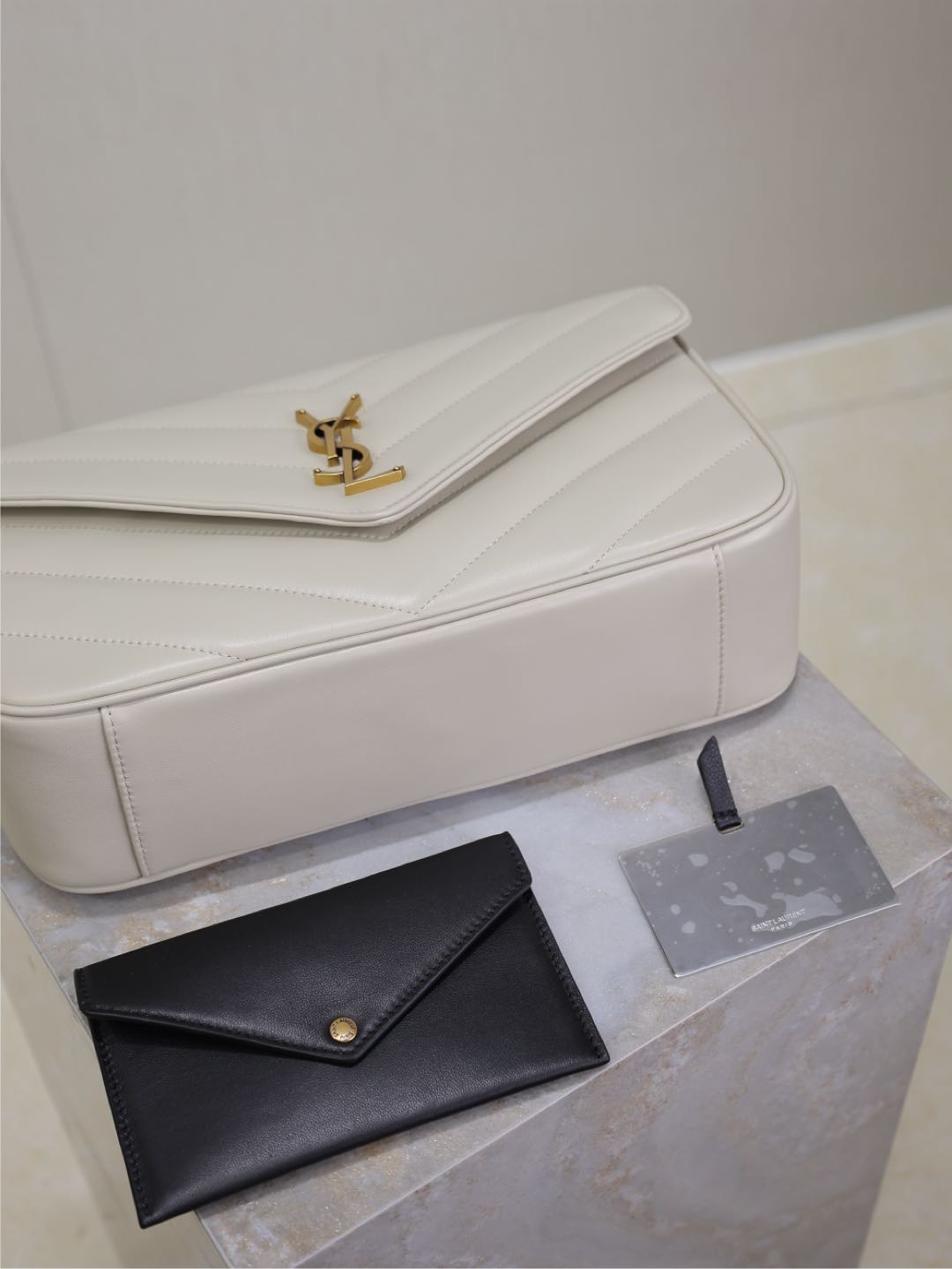 LOULOU MEDIUM 29 IN WHITE SHEEPSKIN GOLD HARDWARE