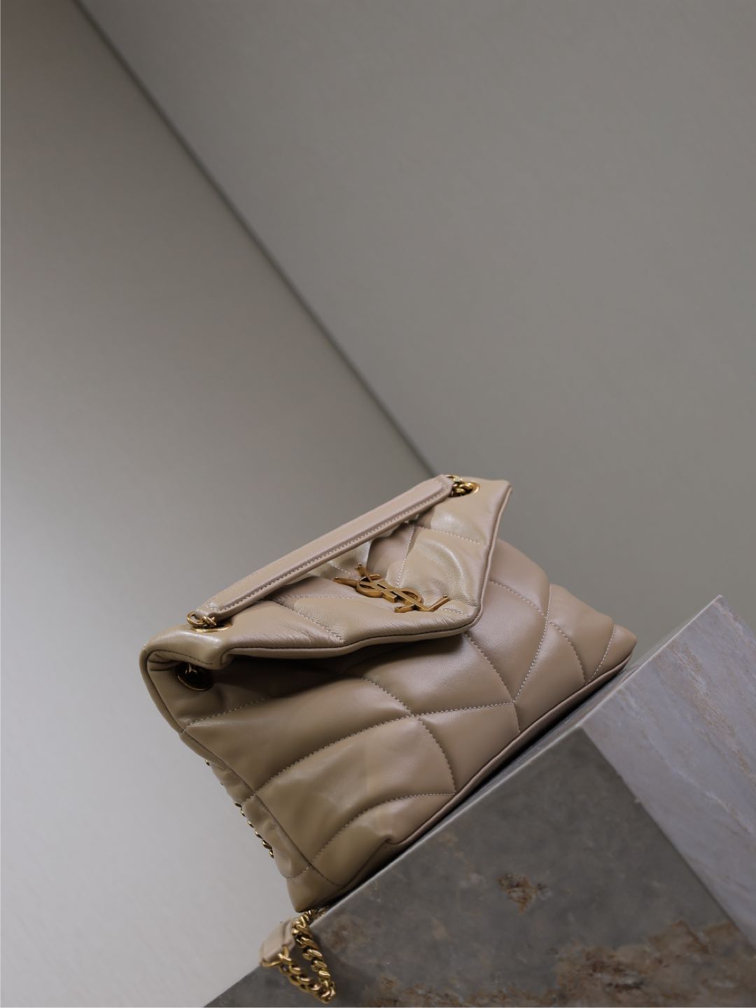 YSL 25S LOULOU PUFFER MM 29 IN BROWN CALFSKIN GOLD HARDWRE