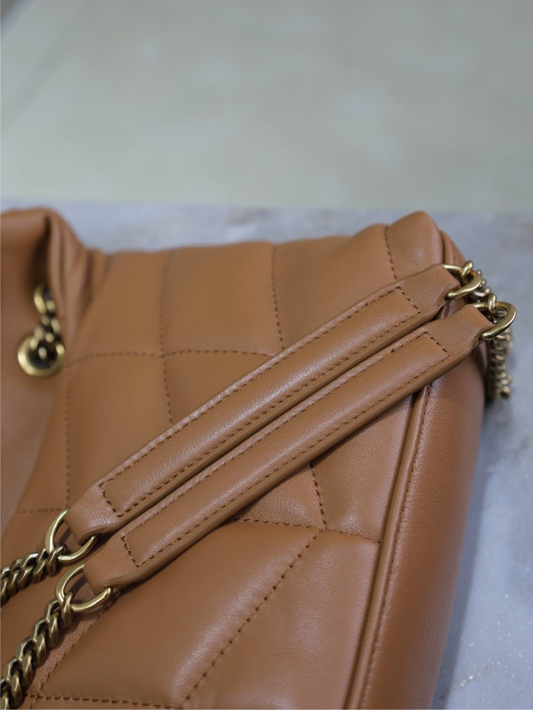 YSL 25S LOULOU PUFFER MINI 23 IN CARAMEL CALFSKIN GOLD HARDWARE