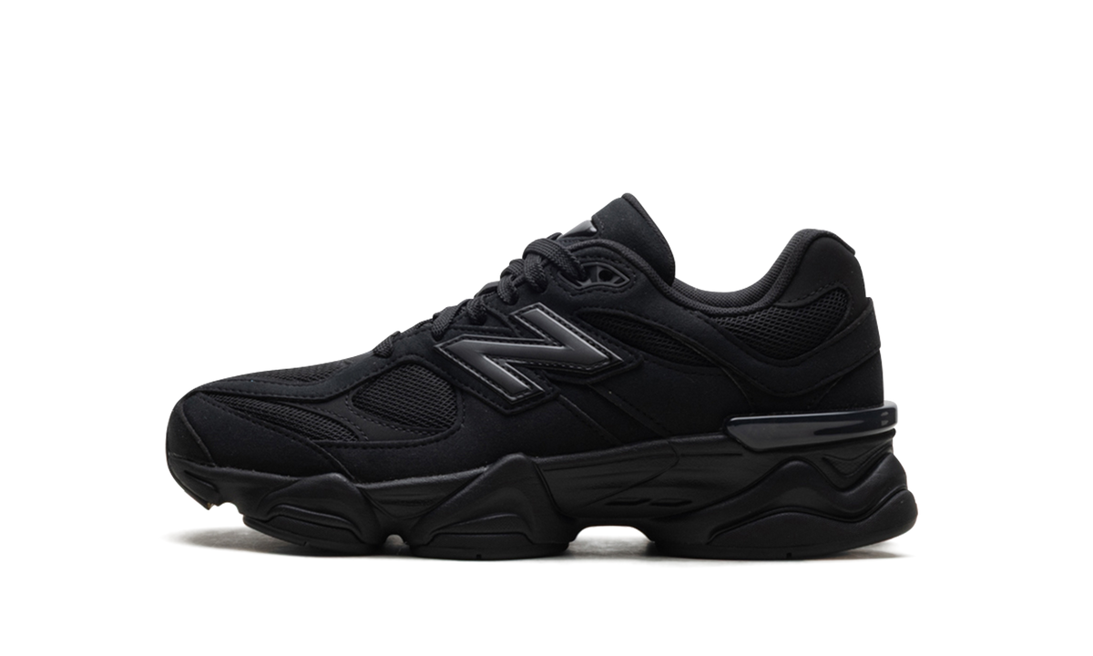 9060 GS "Triple Black" GC9060BB